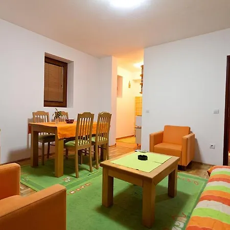 Apartment Oko *